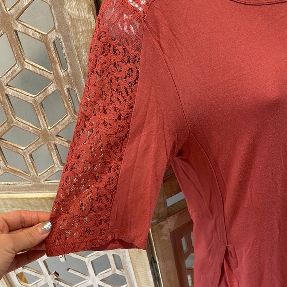 Hi-Low Tunic Length Top - Picture 4 of 11